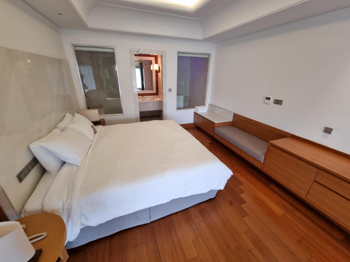 Pinegrove Hotel Gimhae Bagian luar foto