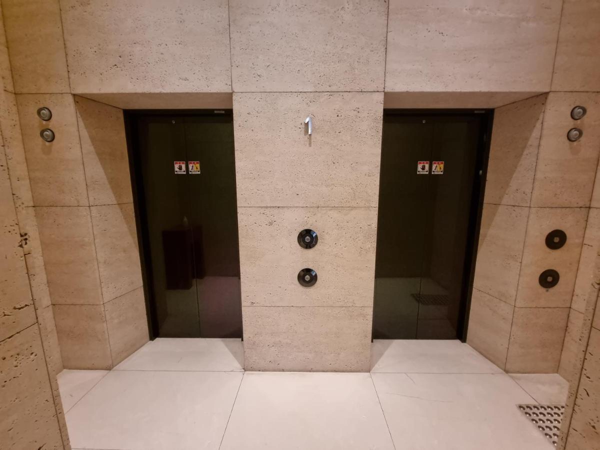 Pinegrove Hotel Gimhae Bagian luar foto